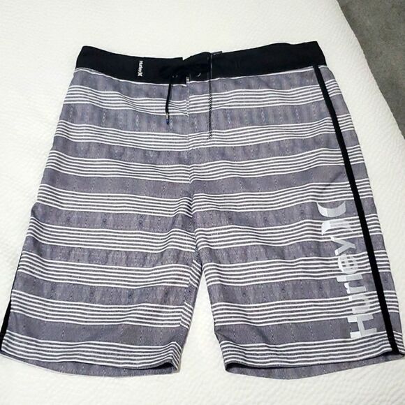 Hurley Mens Black &White Swimtrunks,  Size 32 - Picture 1 of 6
